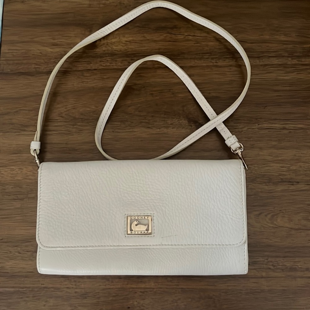 Dooney and bourke leather handbag